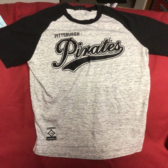 MLB  PITTSBURGH  Pirates tshirt - Picture 1 of 2
